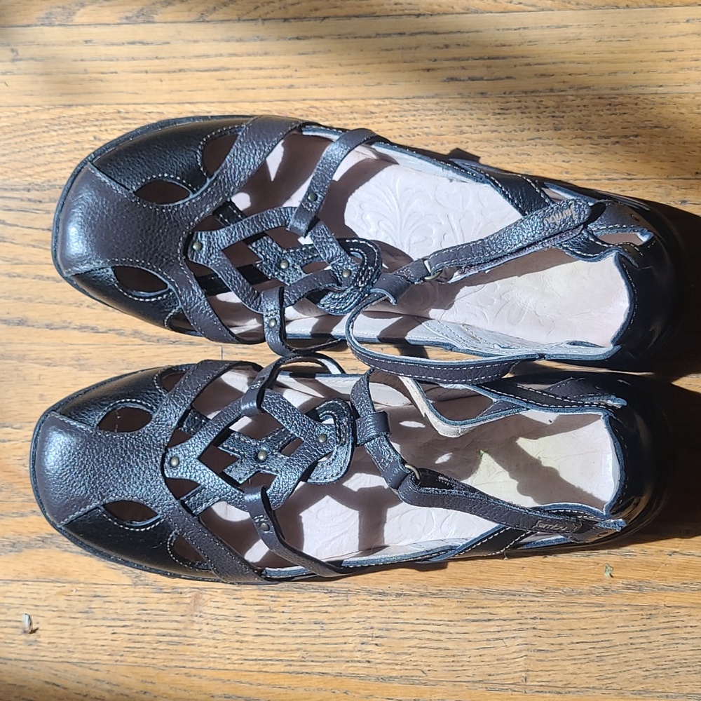 Jambu Spain Sandals, size 9.5M